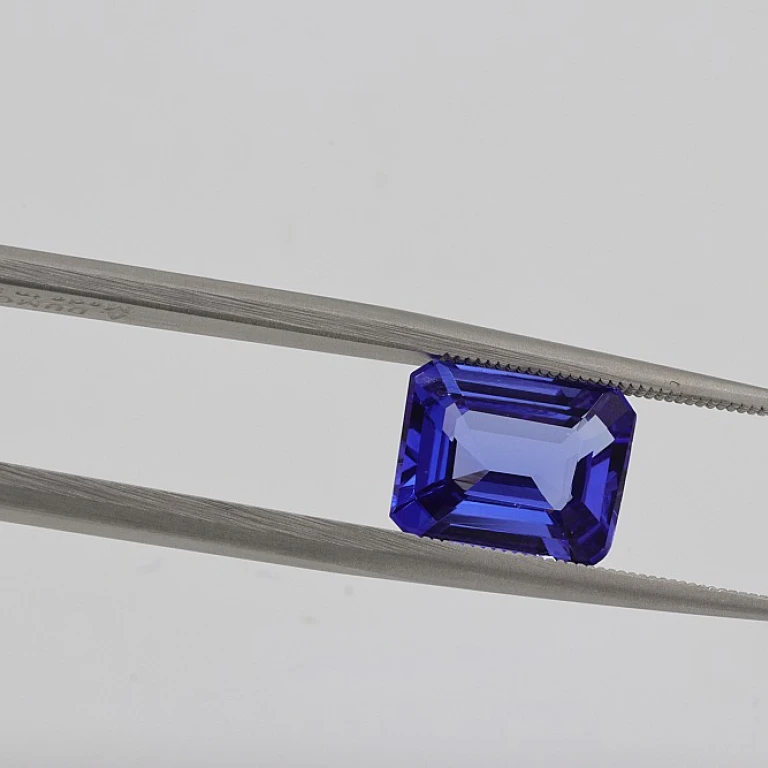 The Allure of Emerald and Diamond Bracelets