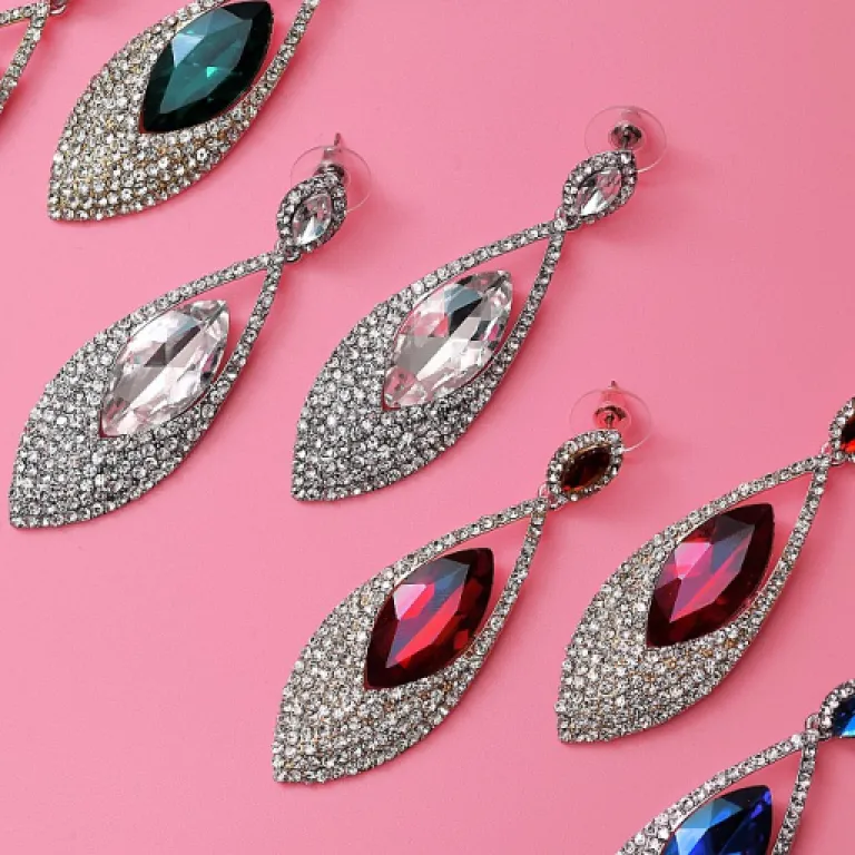 Exploring the Elegance of Cate and Chloe Earrings