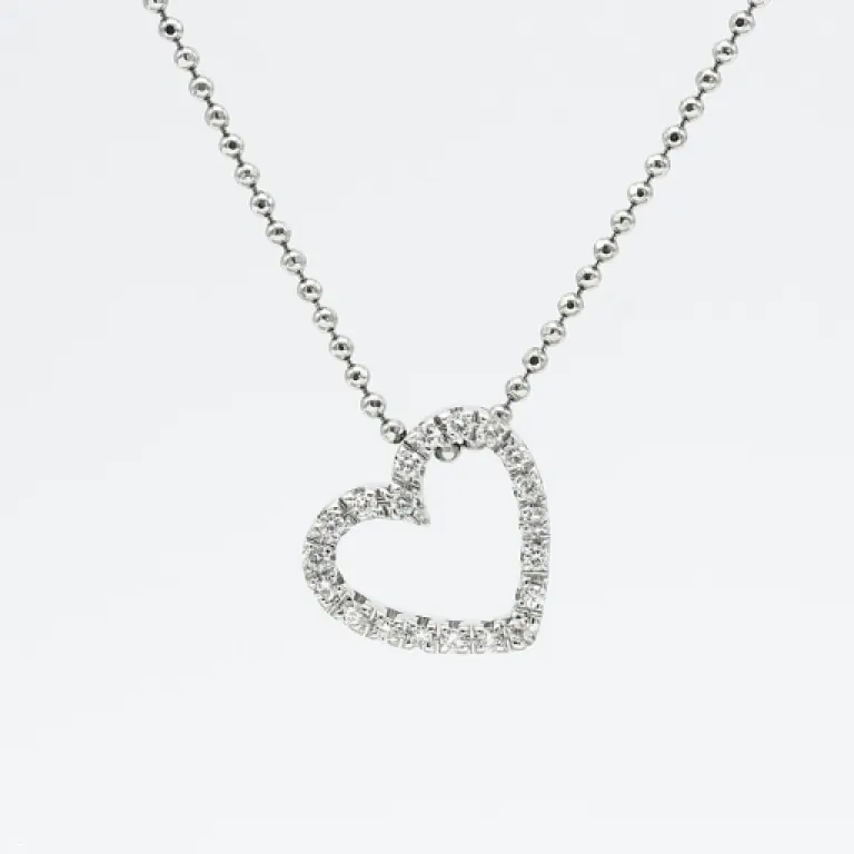 Embracing the symbolism of the memento mori necklace in fine jewelry